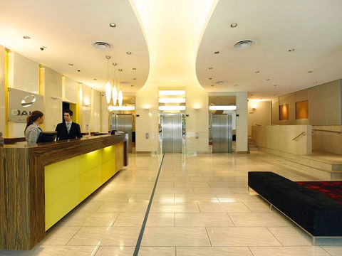 Oaks Embassy - Tourism Caloundra 1
