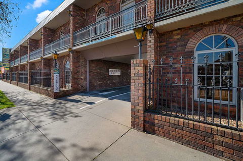 Quality Hotel Sherbourne Terrace - Tourism Caloundra 0