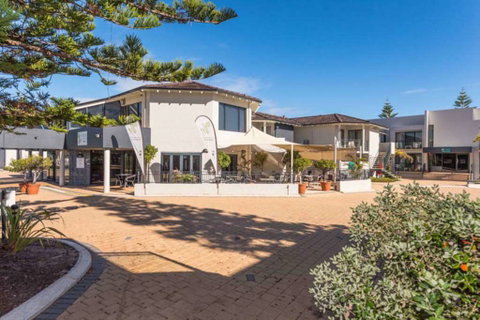 Quality Resort Sorrento Beach - Tourism Caloundra 0