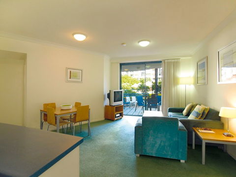 Oaks Calypso Plaza Resort - Tourism Caloundra 5