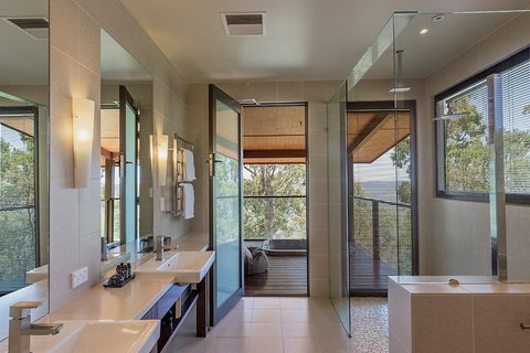 Spicers Peak Lodge - Tourism Caloundra 4