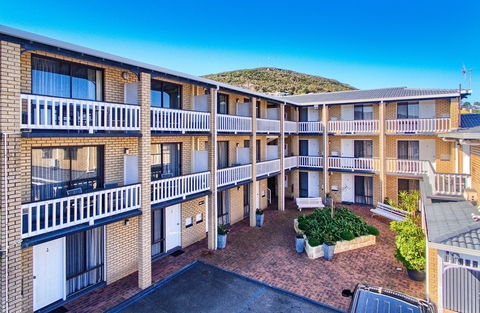 Albany Motel & Apartments - Tourism Caloundra 2