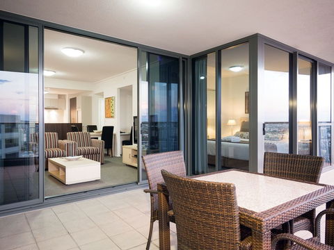 Oaks Aurora - Tourism Caloundra 2