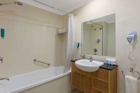 Nesuto Canberra Apartment Hotel - Tourism Caloundra 3