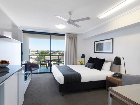 Oaks Carlyle - Tourism Caloundra 2