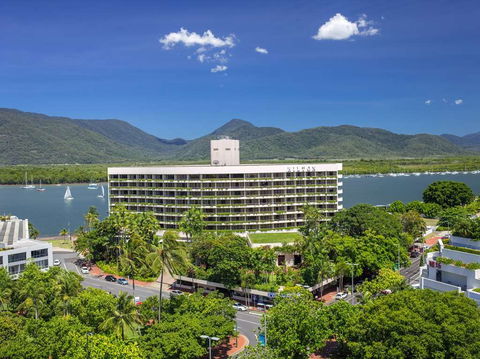 Hilton Cairns - Tourism Caloundra 2