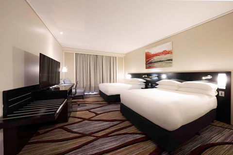 Hilton Cairns - Tourism Caloundra 15