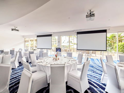 Novotel Cairns Oasis Resort - Tourism Caloundra 9