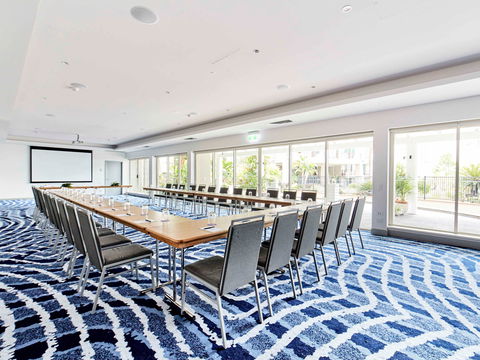 Novotel Cairns Oasis Resort - Tourism Caloundra 11