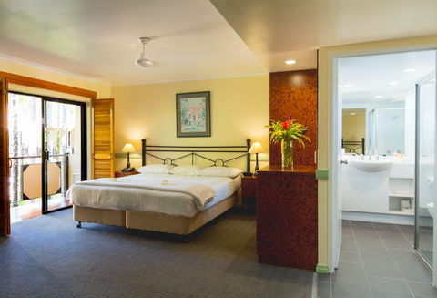 Palm Royale Cairns - Tourism Caloundra 1