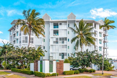 201 Lake Street - Cairns - Tourism Caloundra 0
