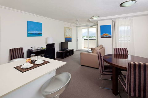 Cairns Central Plaza Apartment - Tourism Caloundra 4