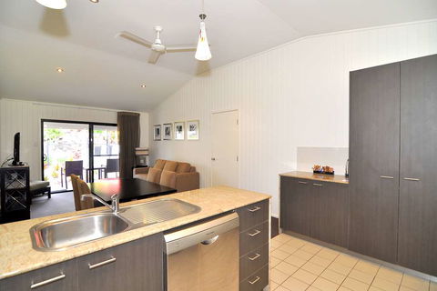 Mission Beach Resort - Tourism Caloundra 6