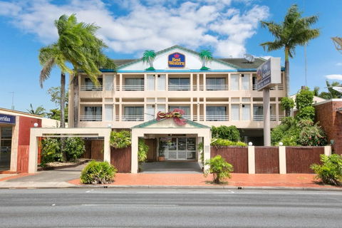 Cairns City Sheridan - Tourism Caloundra 11
