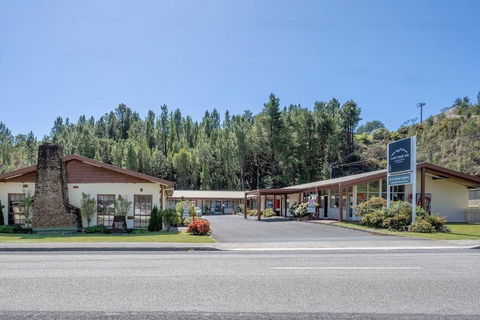 Gold Rush Inn - Tourism Caloundra 0