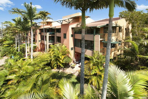 Bermuda Villas - Tourism Caloundra 0