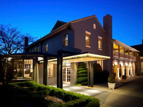 Peppers Mineral Springs - Tourism Caloundra 0