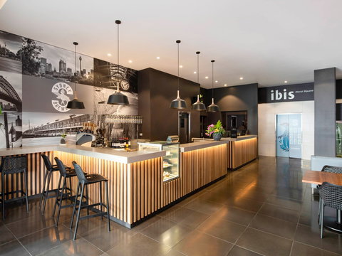 Hotel Ibis World Square - Tourism Caloundra 0