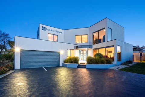 Madsen Retreat - Tourism Caloundra 0