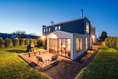 Madsen Retreat - Tourism Caloundra 1