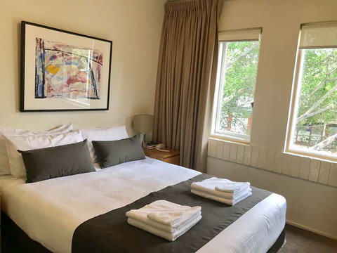 DressCircle Apts - Archer St - Tourism Caloundra 0