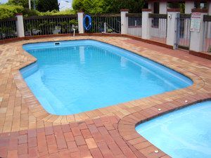 McNevins Warwick Motel - Tourism Caloundra 1