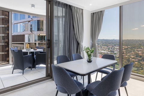 Meriton Suites George St - Tourism Caloundra 2