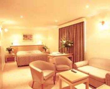 Hotel Crest on Barkly - Tourism Caloundra 1