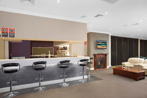 Checkers Resort & Conference Centre - Tourism Caloundra 1