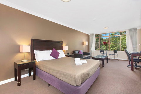 Checkers Resort & Conference Centre - Tourism Caloundra 2