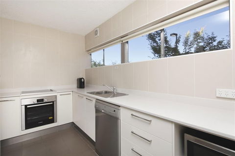Forrest Hotel & Apartments - Tourism Caloundra 1