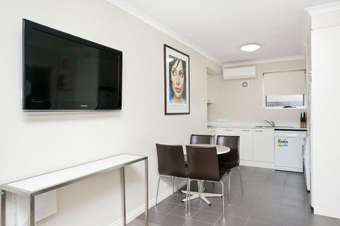 Forrest Hotel & Apartments - Tourism Caloundra 2