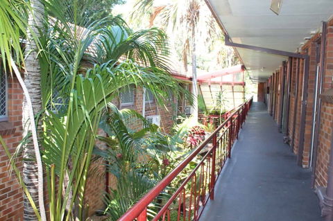 Flinders Motel - Tourism Caloundra 2