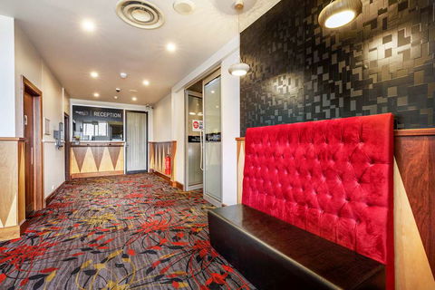 Nightcap At Findon Hotel - Tourism Caloundra 2