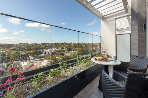 Meriton Suites Bondi Junction - Tourism Caloundra 1