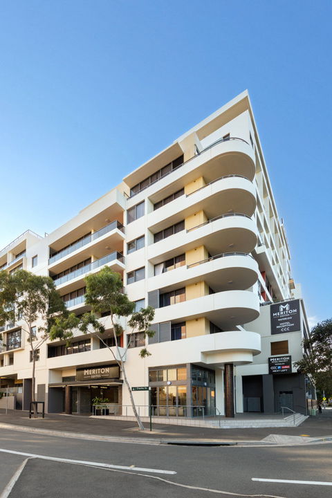Meriton Suites Waterloo - Tourism Caloundra 0