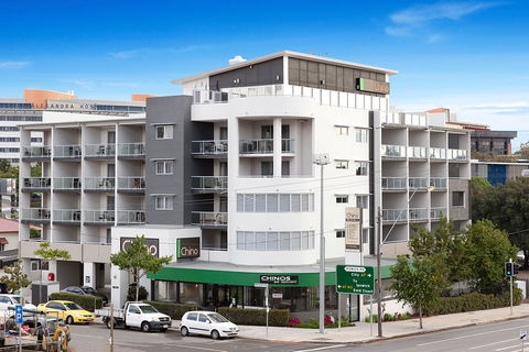Chino Hotel - Tourism Caloundra 0