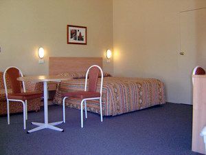 Country Gardens Motor Inn - Tourism Caloundra 2