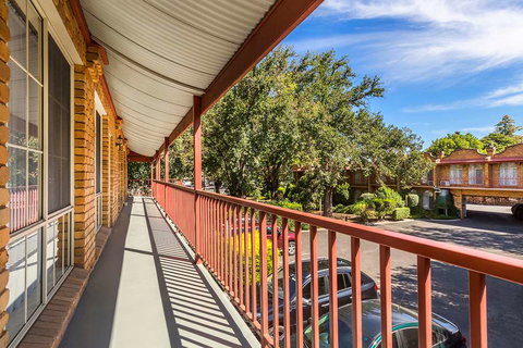 Best Western Cathedral Motor Inn - Tourism Caloundra 1