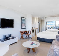 Meriton Suites Broadbeach - Tourism Caloundra