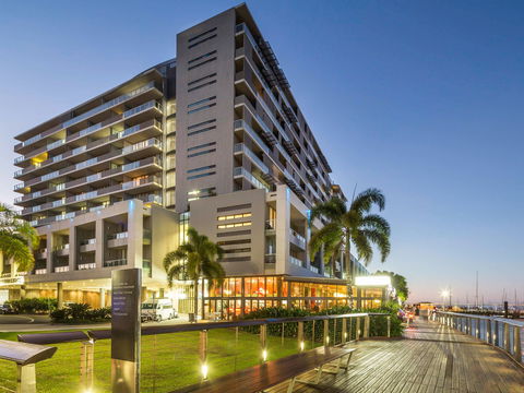 Sebel Cairns Harbour Lights - Tourism Caloundra 1