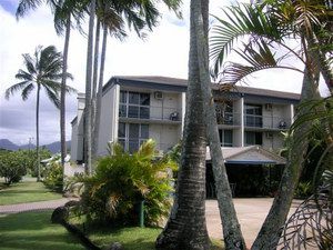 Cairns Holiday Lodge - Tourism Caloundra 0