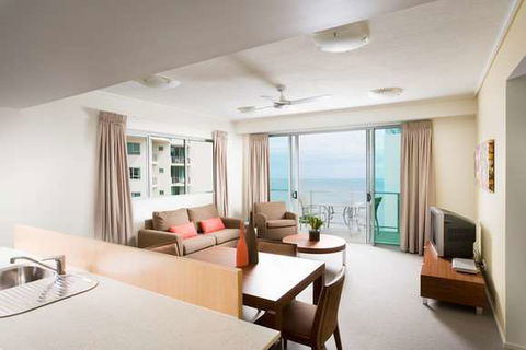 Mantra Trilogy - Tourism Caloundra 1