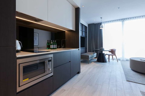 Skye Suites Green Square - Tourism Caloundra 1