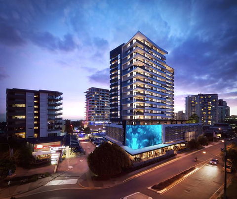 Alcyone Hotel Residences - Tourism Caloundra 0