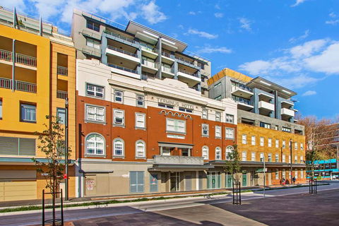 Terminus Apartment Hotel, Ascend Coll - Tourism Caloundra 0