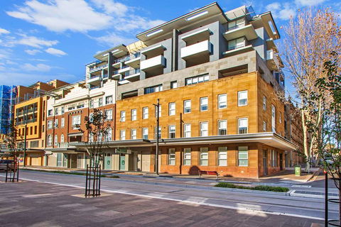 Terminus Apartment Hotel, Ascend Coll - Tourism Caloundra 1