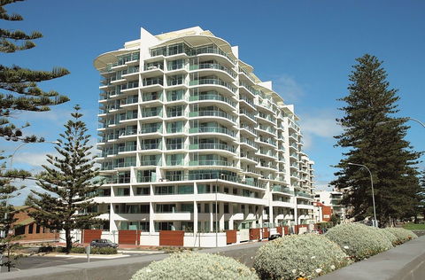 Oaks Liberty Towers - Tourism Caloundra 0