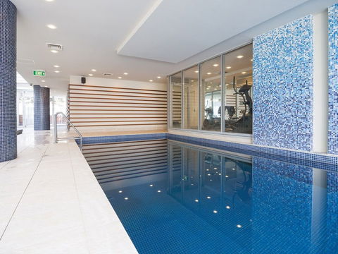 Oaks Liberty Towers - Tourism Caloundra 2