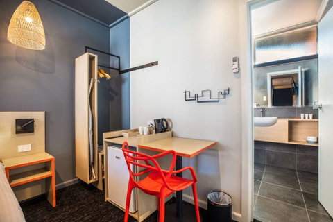 Monash Hotel - Tourism Caloundra 2